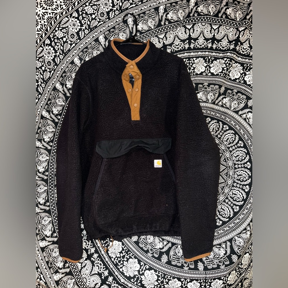 Men’s fleece carhartt pullover, size large
